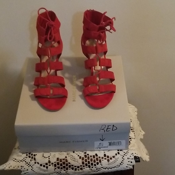 All sort of foot wear/ shoes - Picture 11 of 16